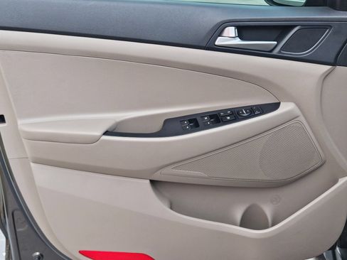 Used 2020 Hyundai Tucson Value FWD image 17