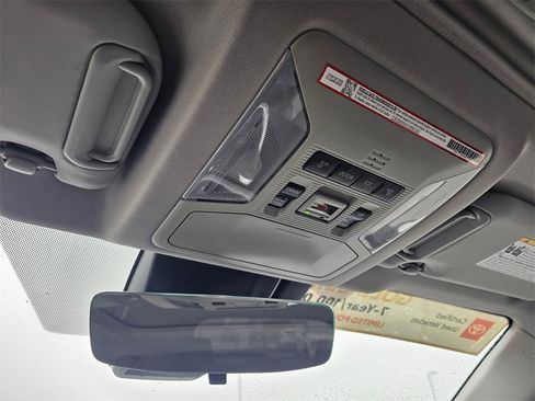 Used 2025 Toyota RAV4 XLE image 27