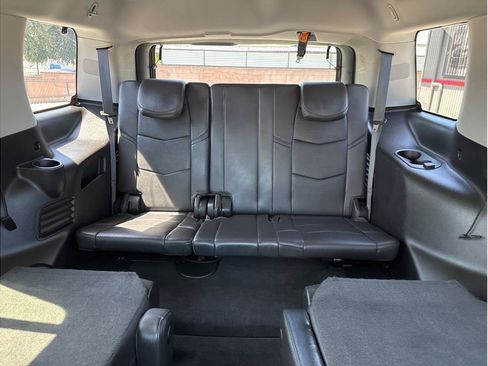 Used 2018 Cadillac Escalade Premium Luxury AWD/4WD image 44