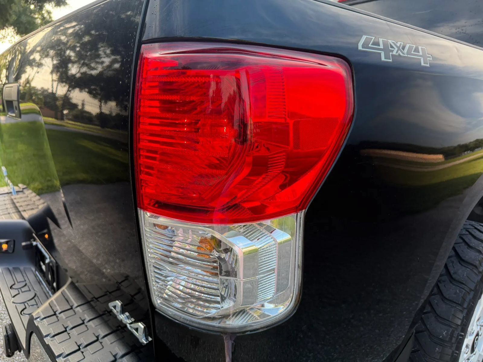 Used 2013 Toyota Tundra 4x4 CrewMax w/ Tow Pkg image 34