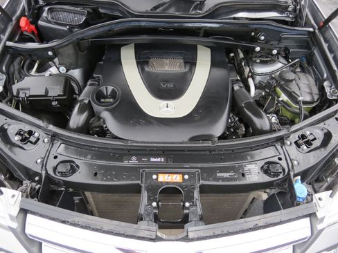 Used 2010 Mercedes-Benz GL 450 4MATIC image 40