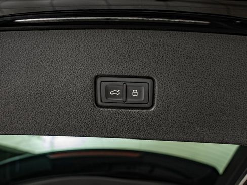 Used 2021 Audi Q8 Premium Plus w/ Premium Plus Package image 39