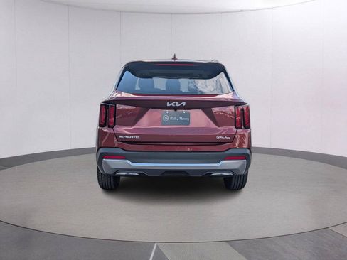 Used 2025 Kia Sorento S w/ Panoramic Sunroof Package FWD image 4