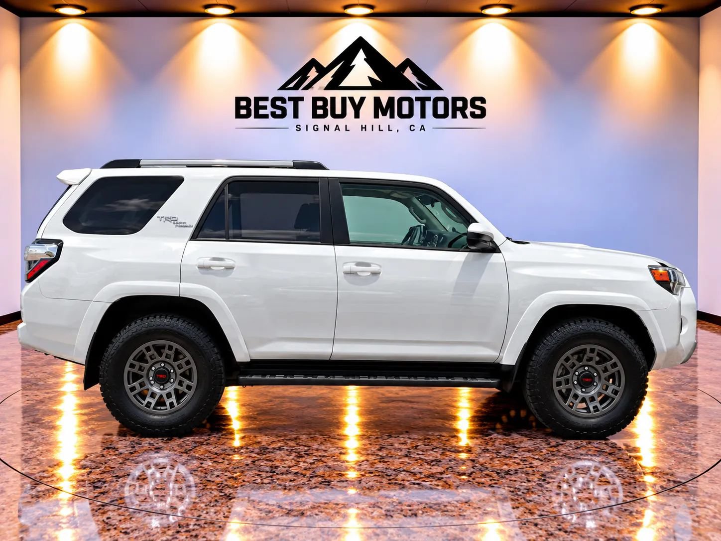 Used 2018 Toyota 4Runner TRD Off-Road AWD/4WD image 9