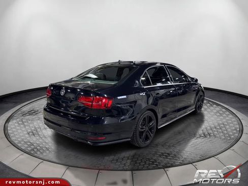 Used 2016 Volkswagen Jetta GLI SEL image 5