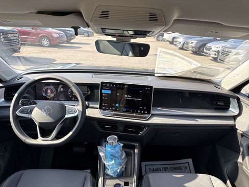 New 2025 Volkswagen Tiguan SE image 22