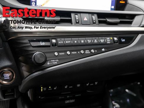 Used 2019 Lexus ES 350 Ultra Luxury w/ Accessory Package FWD image 20