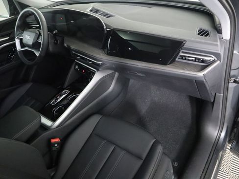 Used 2025 Audi Q5 Premium w/ Convenience Package image 20