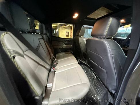 Used 2024 Chevrolet Colorado ZR2 w/ ZR2 Convenience Package III AWD/4WD image 20
