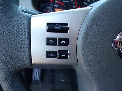 Used 2013 Nissan Frontier SV AWD/4WD image 12