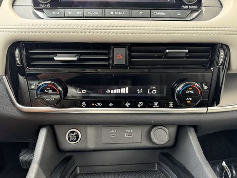 Used 2023 Nissan Rogue SV w/ SV Premium Package image 24