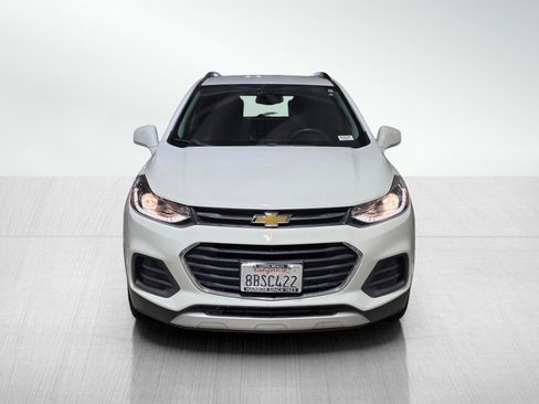 Used 2017 Chevrolet Trax LT w/ LT Convenience Package image 2
