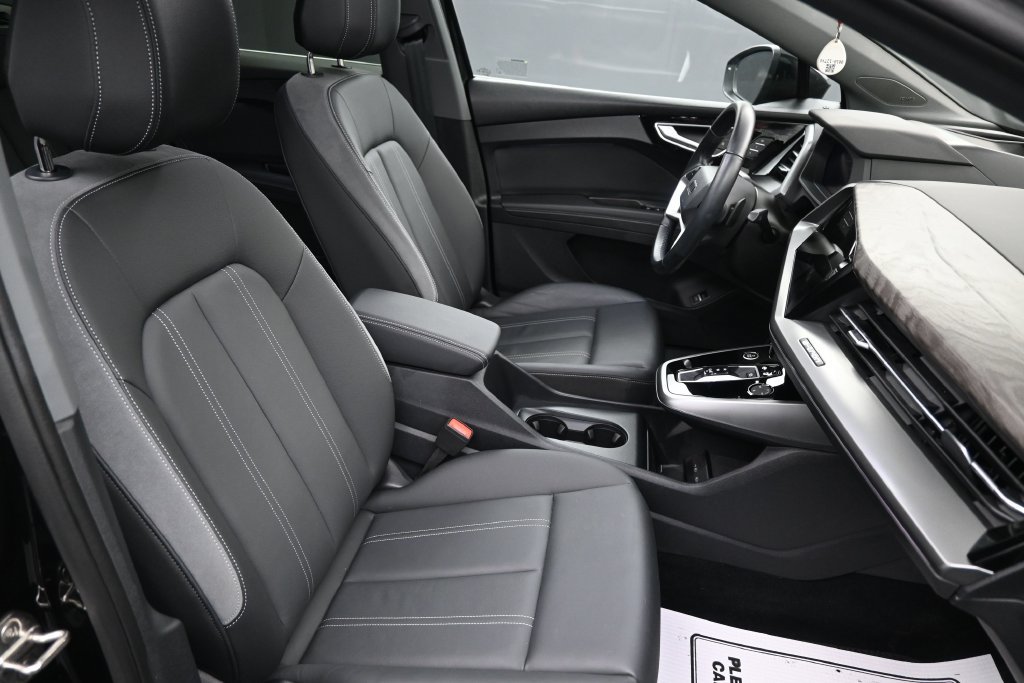Used 2024 Audi Q4 e-tron Prestige AWD/4WD image 35