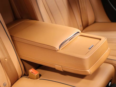 Used 2015 Bentley Flying Spur V8 image 50