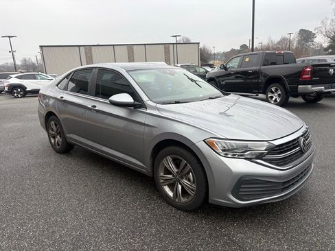 Used 2023 Volkswagen Jetta SE image 9