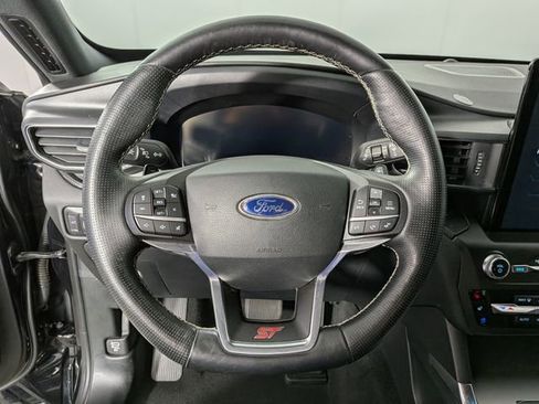 Used 2020 Ford Explorer ST w/ Premium Technology Package AWD/4WD image 18