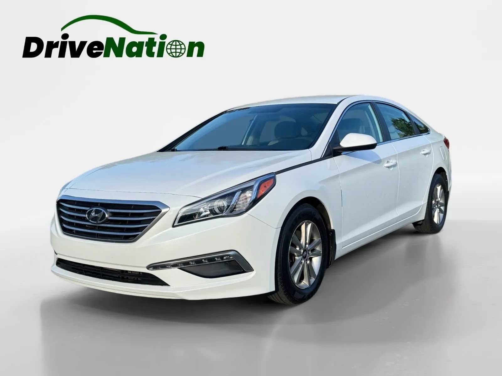 Used 2015 Hyundai Sonata SE FWD image 1