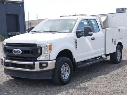 Used 2022 Ford F250 XL w/ Power Equipment Group AWD/4WD image 4