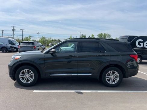 Used 2023 Ford Explorer XLT w/ Equipment Group 202A AWD/4WD image 7