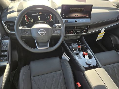 New 2026 Nissan Rogue Platinum w/ Platinum Premium Package AWD/4WD image 9