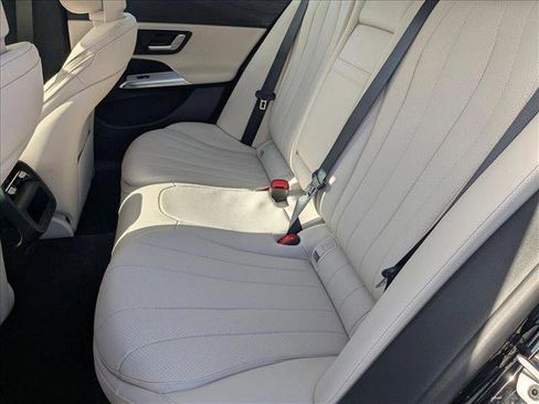 Used 2025 Mercedes-Benz E 350 Sedan image 15