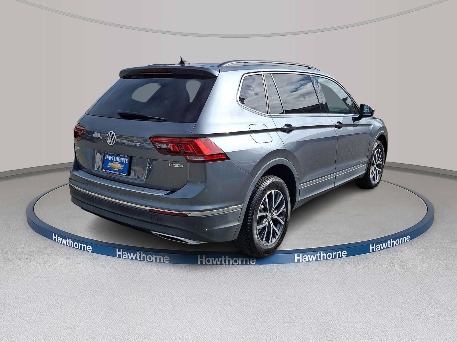 Used 2020 Volkswagen Tiguan SE w/ Panoramic Sunroof Package AWD/4WD image 6