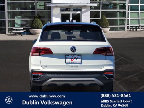 Certified 2023 Volkswagen Taos SE image 5