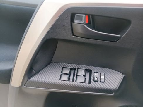 Used 2013 Toyota RAV4 XLE image 16