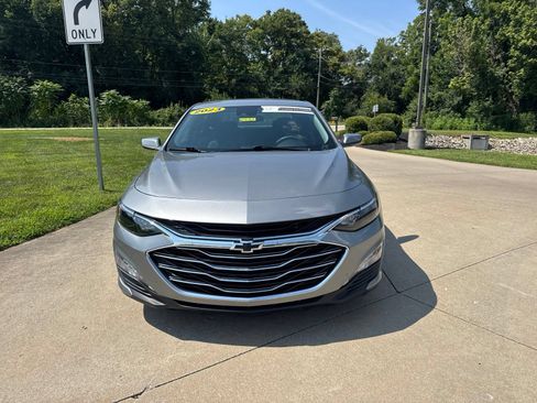 Used 2023 Chevrolet Malibu LT FWD image 2
