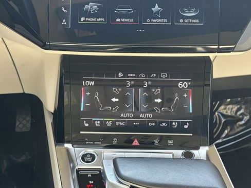 Used 2024 Audi Q8 e-tron Premium Plus AWD/4WD image 17