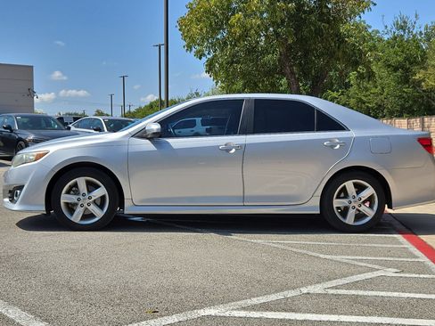 Used 2013 Toyota Camry SE FWD image 6