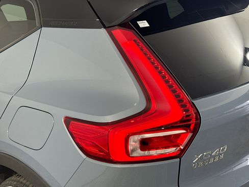 Used 2023 Volvo XC40 Recharge Ultimate w/ Protection Package Premier image 35