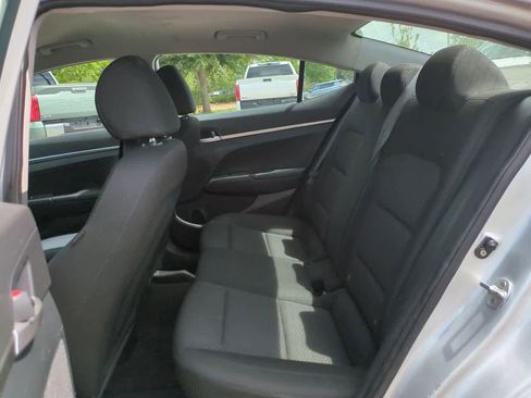 Used 2019 Hyundai Elantra SE w/ Cargo Package FWD image 13
