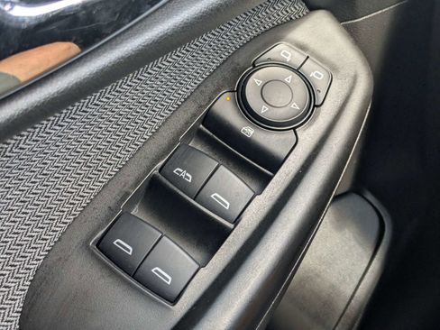 Used 2025 Chevrolet TrailBlazer LT AWD/4WD image 28