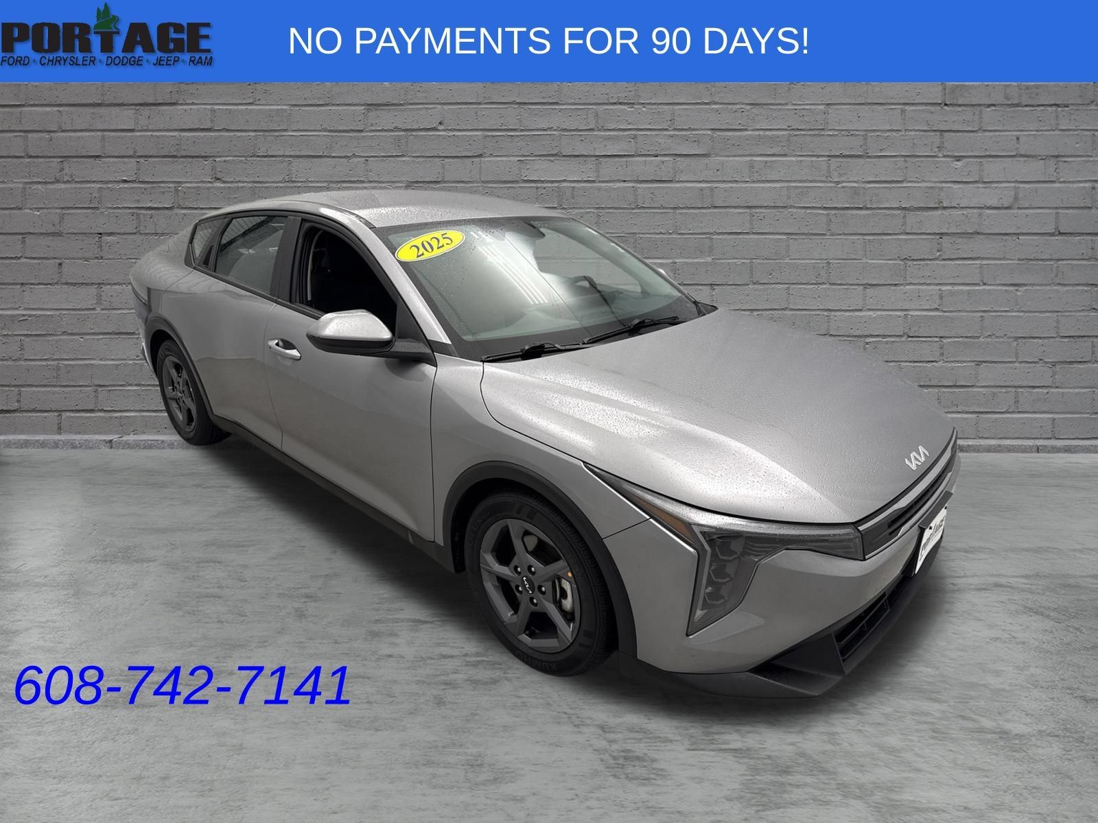 Used 2025 Kia K4 FWD image 1