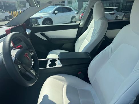 Used 2021 Tesla Model Y Long Range image 6