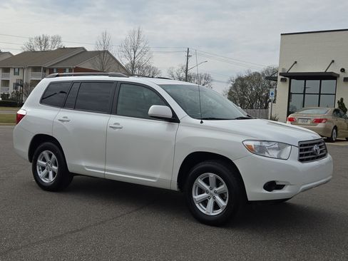 Used 2010 Toyota Highlander Base image 4