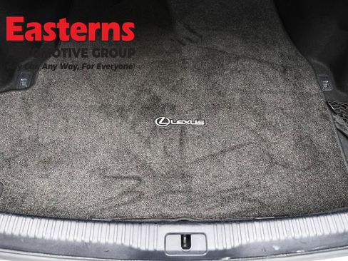 Used 2018 Lexus IS 300 AWD w/ Comfort Package image 9