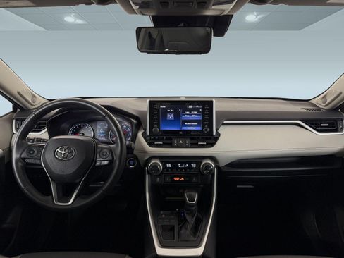 Used 2019 Toyota RAV4 XLE Premium w/ Advanced Technology Package FWD image 4