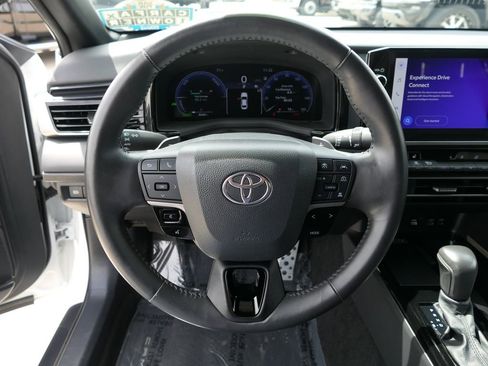Used 2025 Toyota Camry XSE image 18