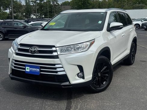 Used 2019 Toyota Highlander XLE AWD/4WD image 1