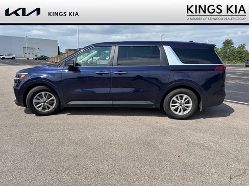 Used 2024 Kia Carnival LX FWD image 13