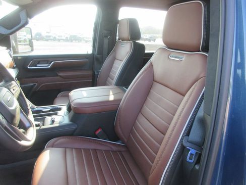 New 2026 GMC Sierra 2500 Denali Ultimate AWD/4WD image 13