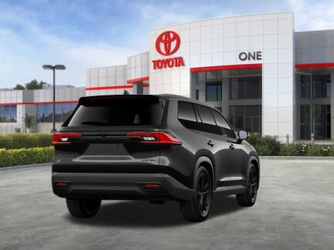 New 2026 Toyota Grand Highlander Nightshade image 10