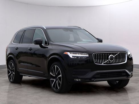 Used 2021 Volvo XC90 T6 Momentum w/ Protection Package Premier AWD/4WD image 3