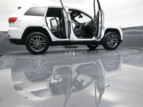 Used 2018 Jeep Grand Cherokee Limited AWD/4WD image 47