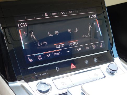 Used 2021 Audi e-tron Premium Plus w/ Premium Plus Package AWD/4WD image 22