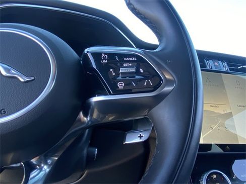 Used 2025 Jaguar F-PACE R-Dynamic S image 9