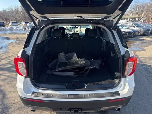 Used 2023 Ford Explorer XLT w/ Equipment Group 202A image 27
