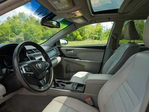 Used 2016 Toyota Corolla LE FWD image 10